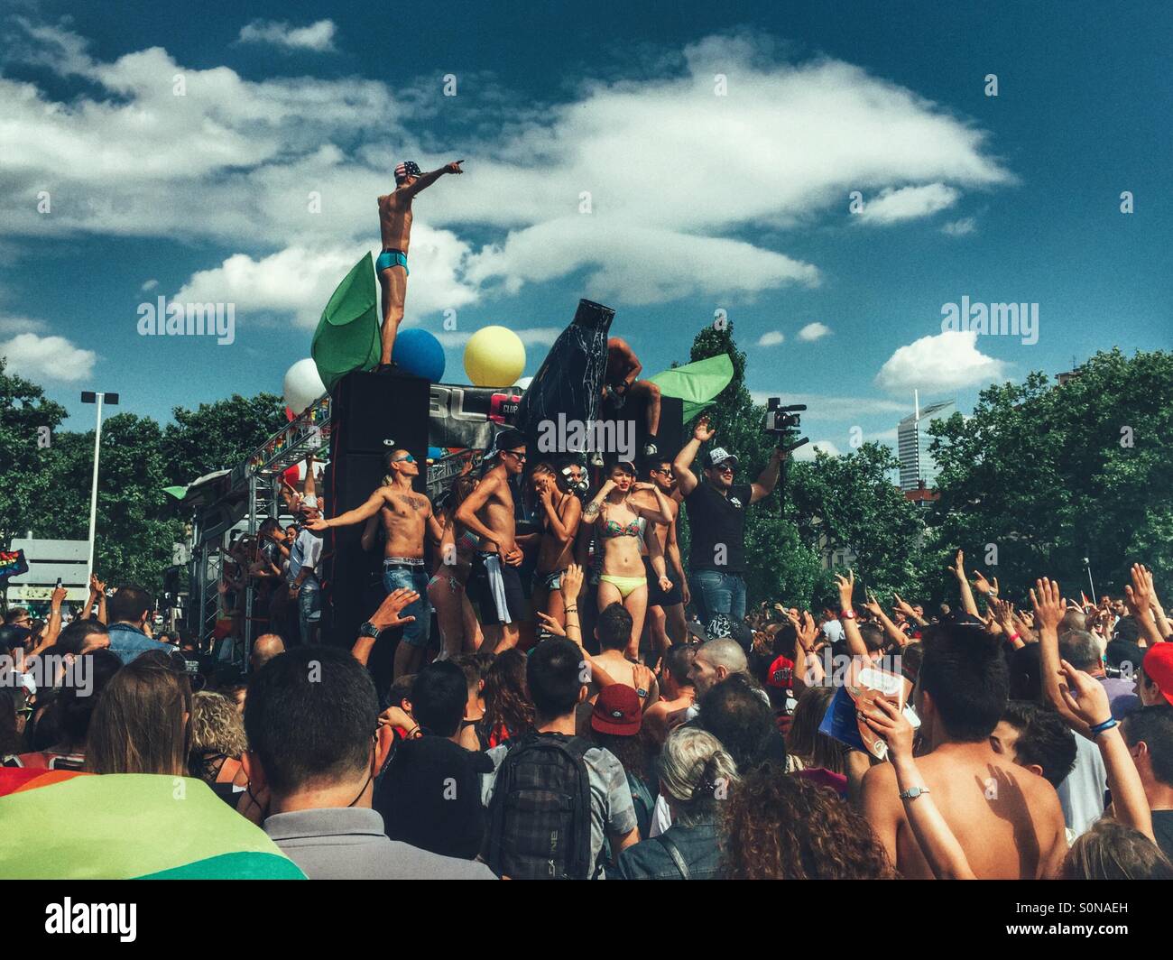 Menschen Abschied und tanzen auf den Straßen von Lyon Frankreich Stockfoto