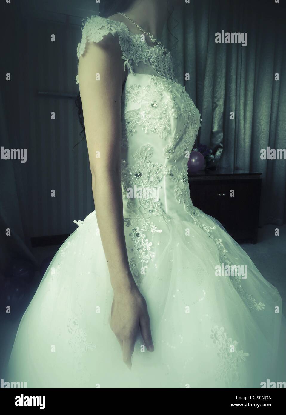 Braut Brautkleid - Smartphone-aufgenommenes Stockfoto