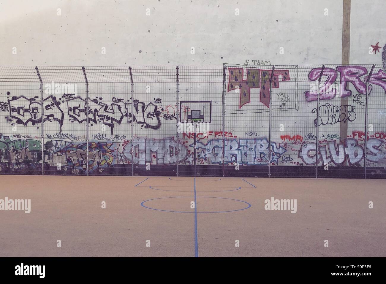 Basketballplatz. Berlin, Deutschland. Stockfoto