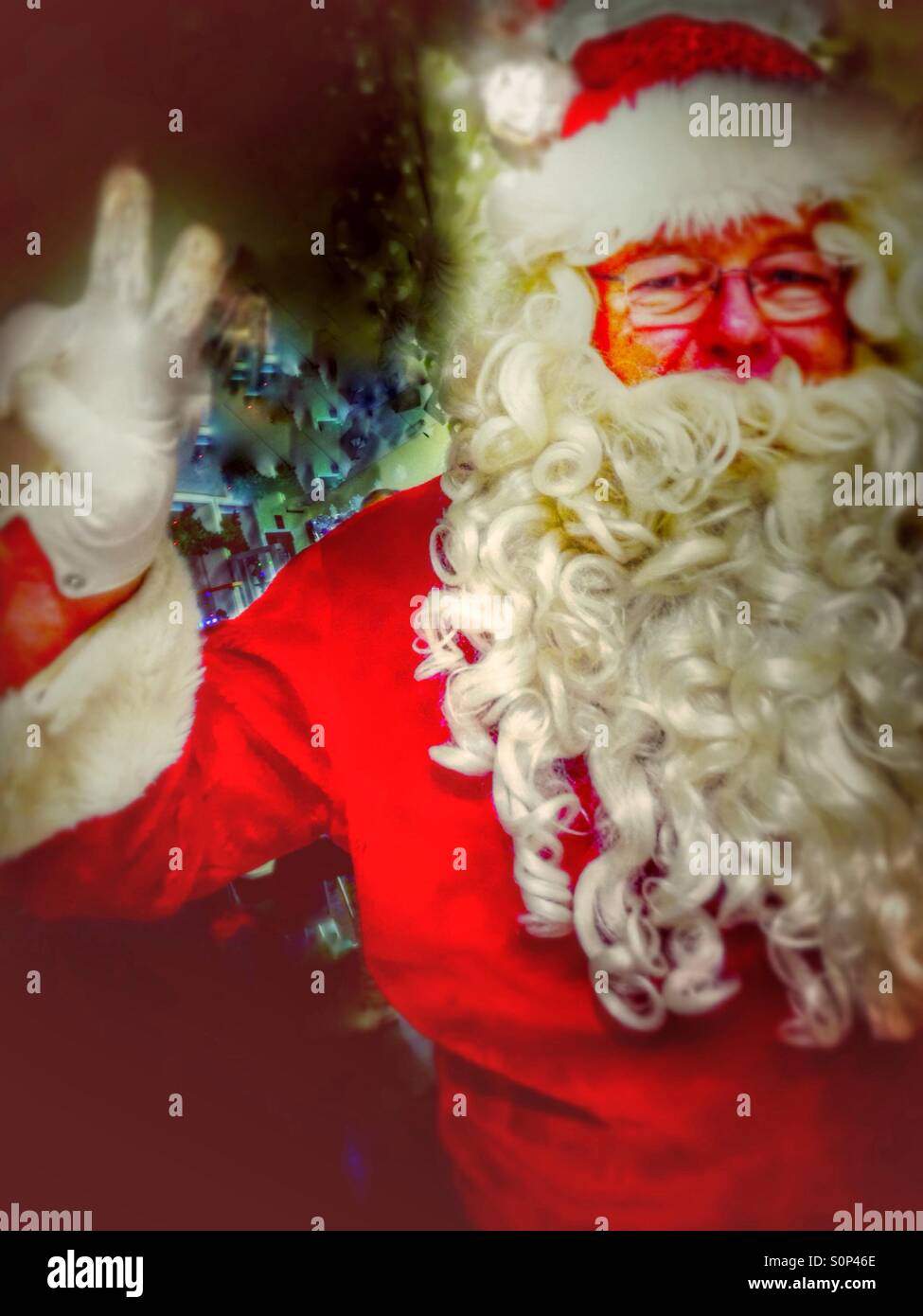 Friedliche Stadt Santa - Smartphone-aufgenommenes Stockfoto