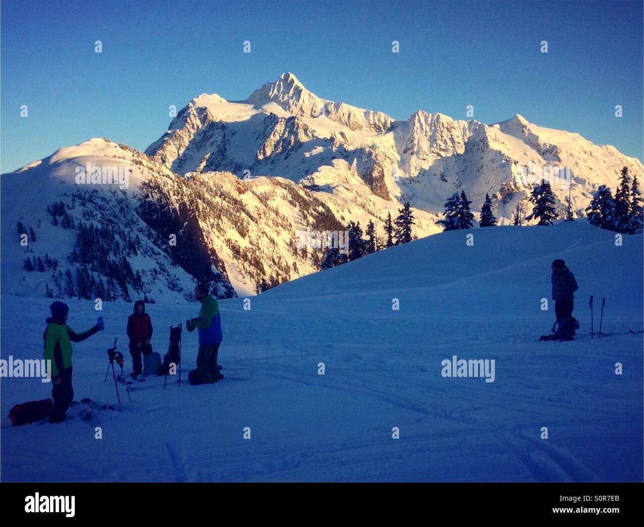 Skifahrer im Hinterland in der Nähe von Mt. Baker Skigebiet Stockfoto