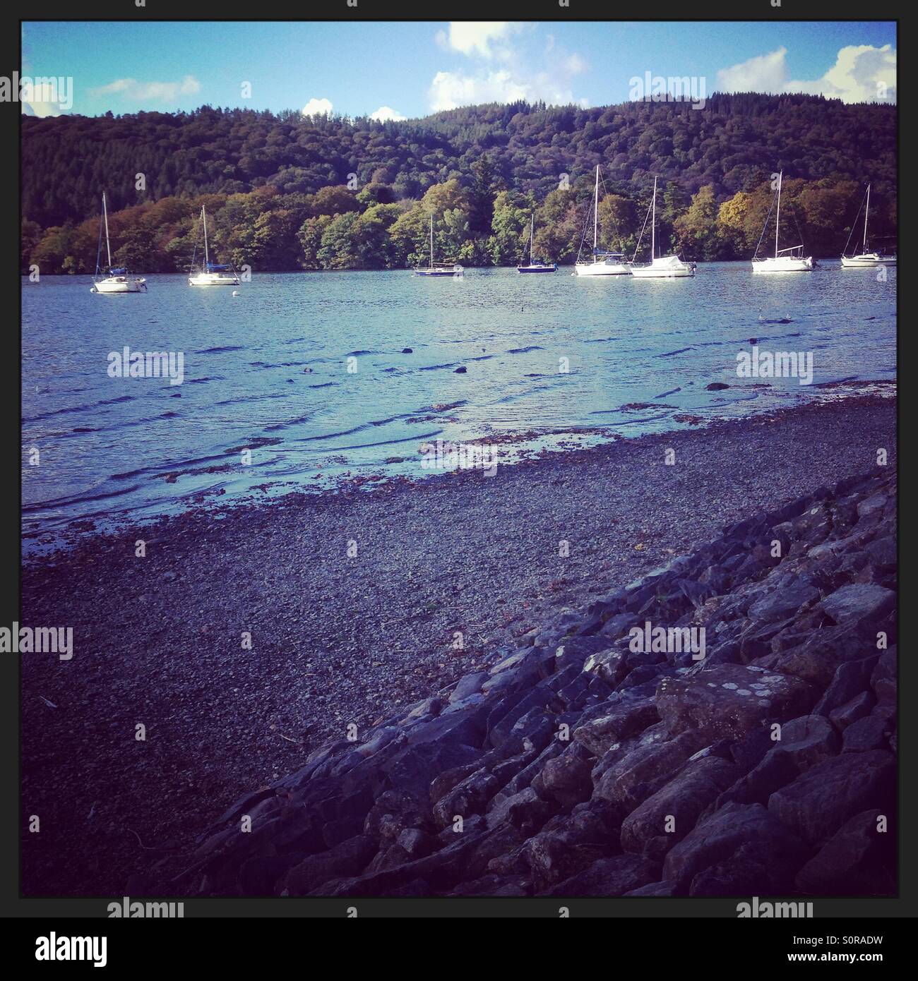 Boote am Lake Windermere im Lake District Stockfoto