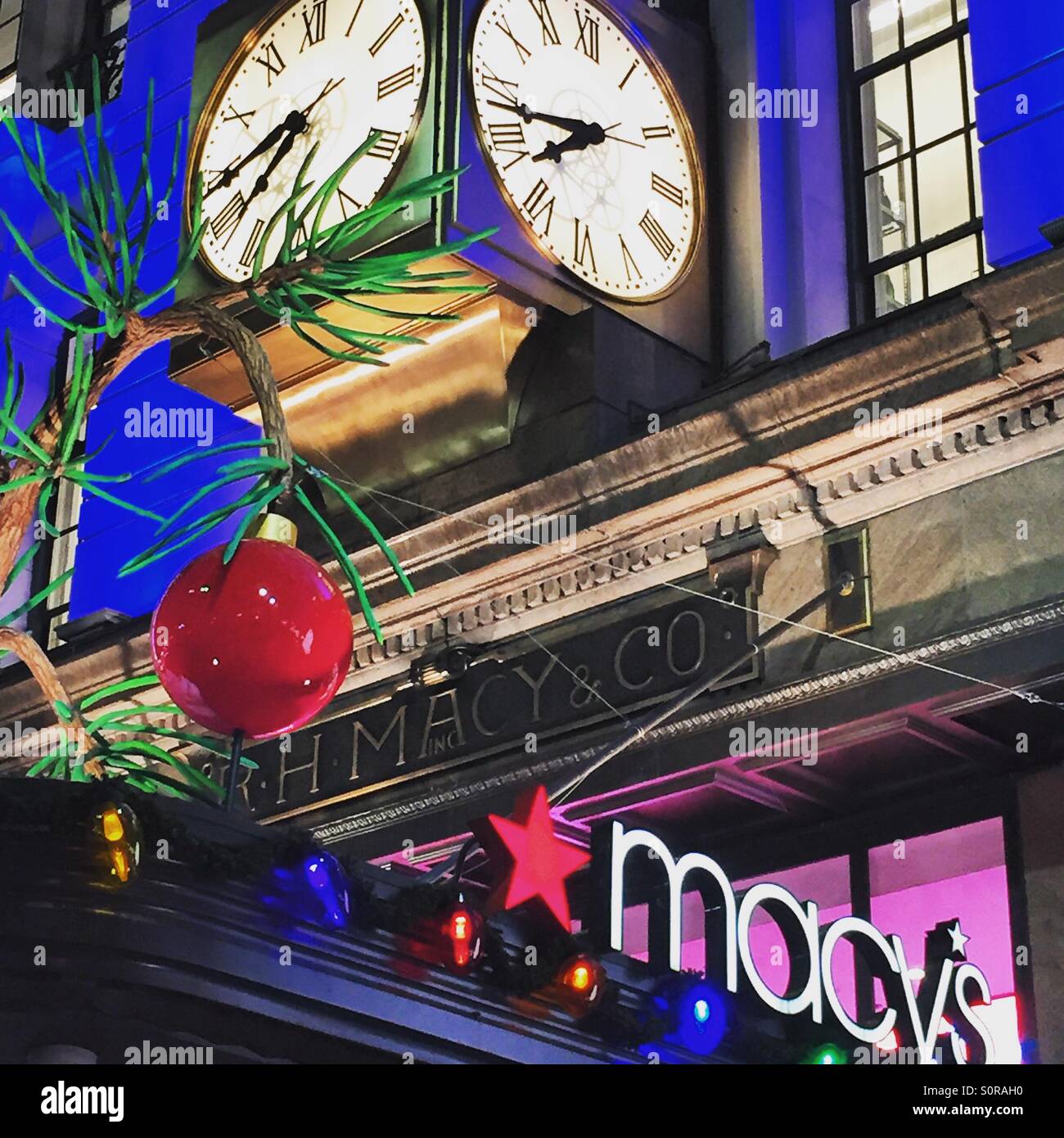 Macy's New York bei Nacht Stockfoto
