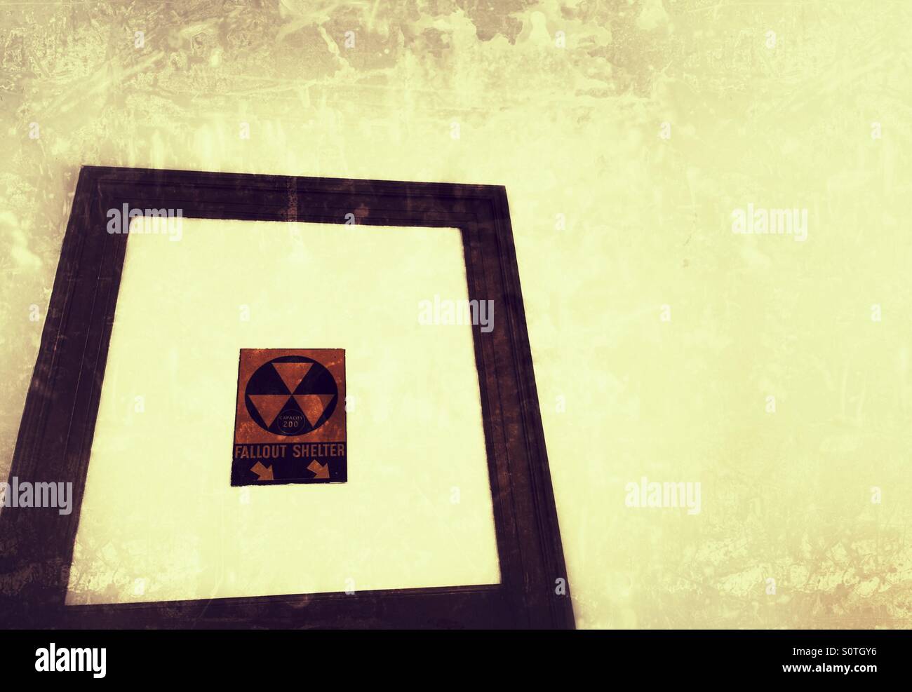 Radioaktivem Fallout Shelter Zeichen. Stockfoto