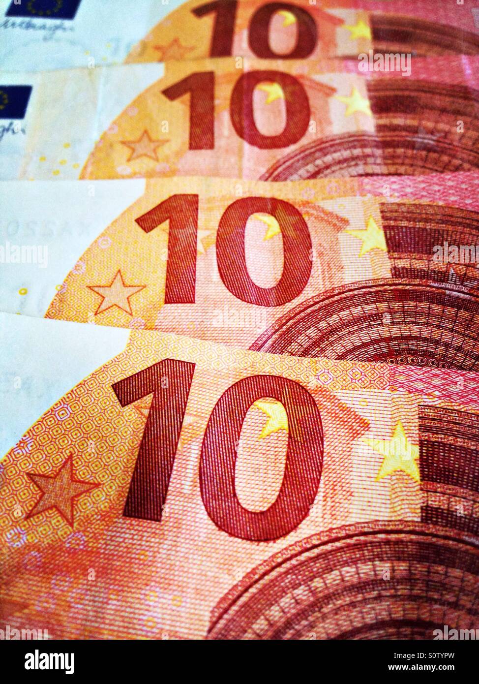 Vier 10 zehn Euro-Scheine in Farbe: 40 Euro Stockfoto
