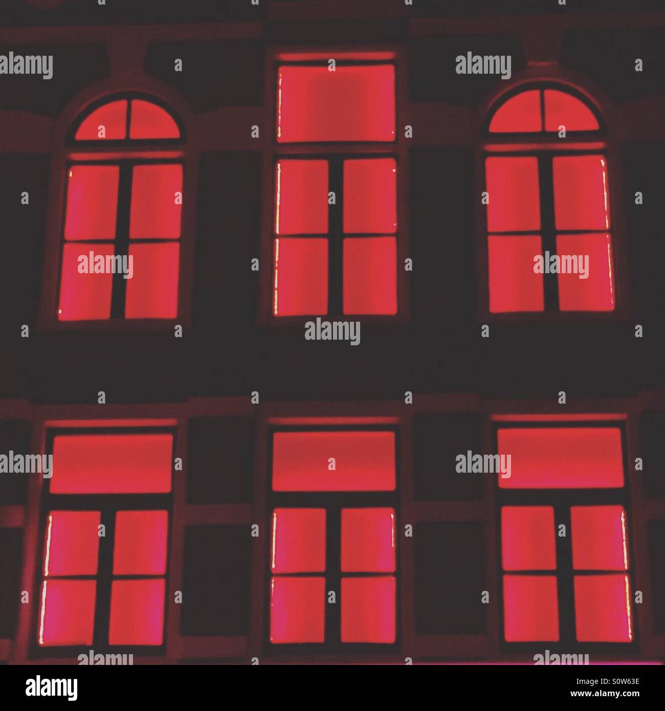 Rote Ampeln in Windows Stockfoto