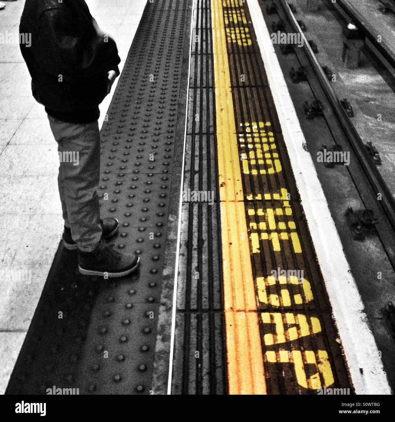 Achtung, Zwischenraum auf London Underground Stockfoto