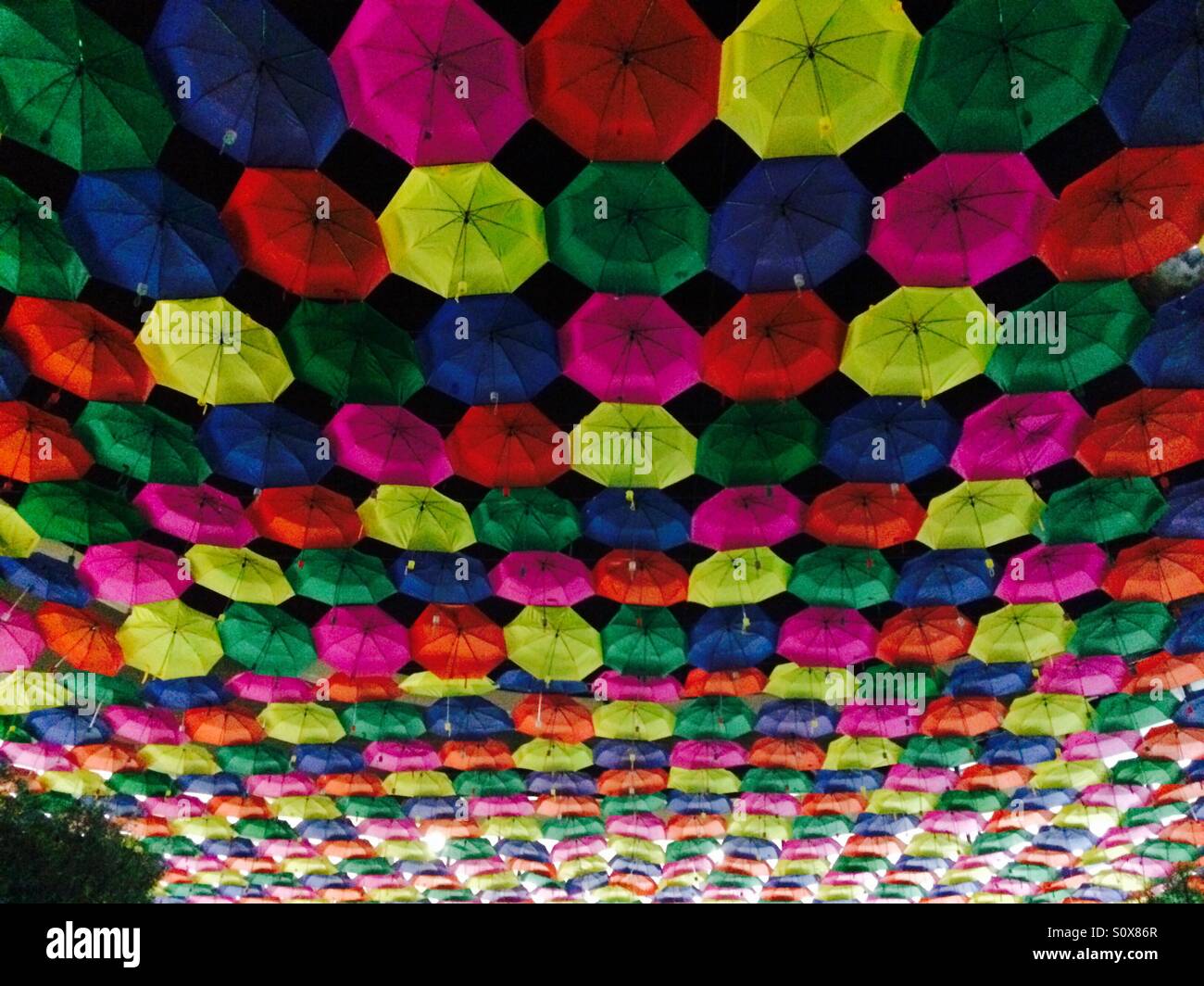 Bunte Regenschirme -Fotos Und -Bildmaterial In Hoher Auflösung – Alamy