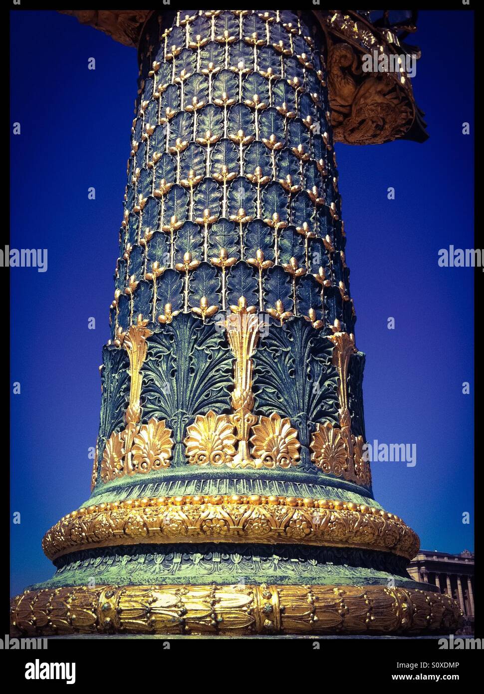 Dekorative Säule. Platz De La Concorde, Paris. Frankreich Stockfoto