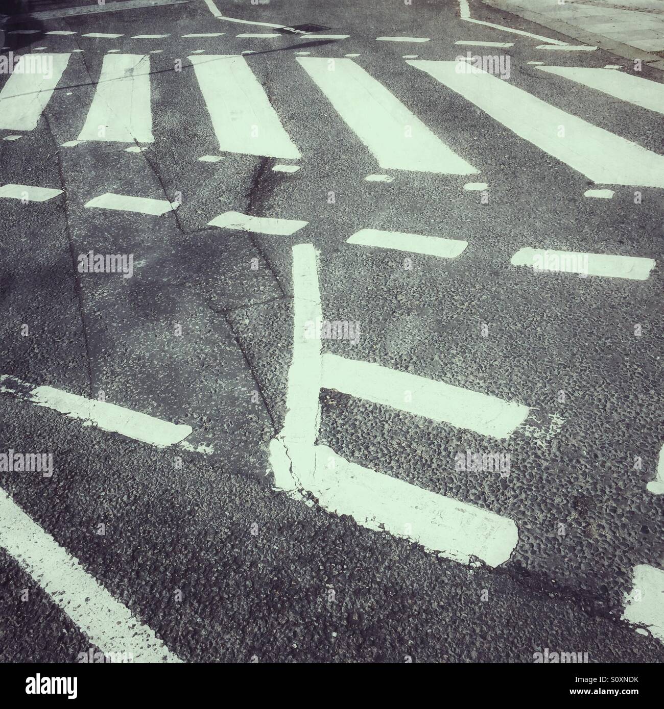 Straßenmarkierungen in London Stockfoto