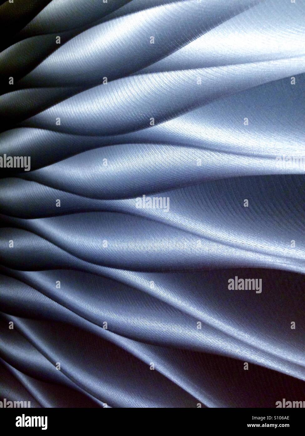 Fließende metallischen abstrakt in Stahl Grau Tönen Stockfoto