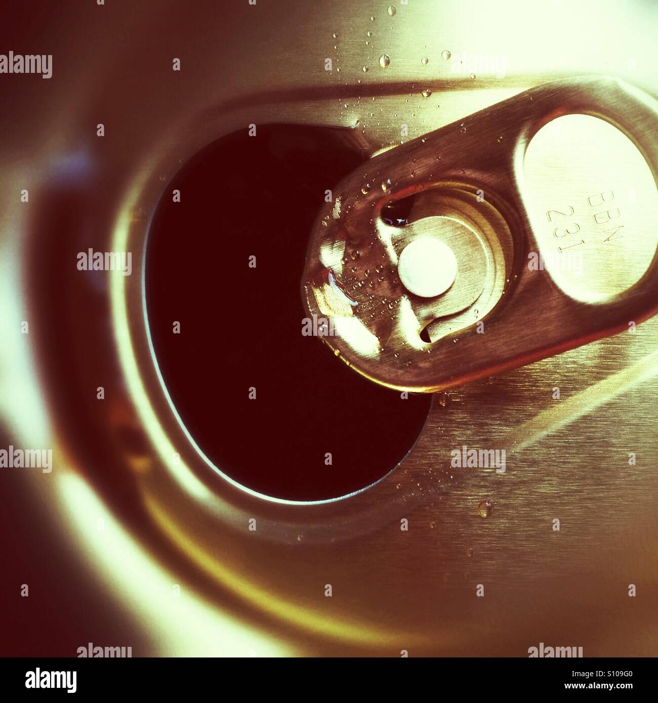 Dose öffnen - Smartphone-aufgenommenes Stockfoto