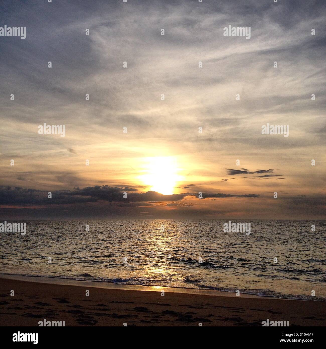 Sonnenuntergang im Südwesten Frankreichs. Stockfoto