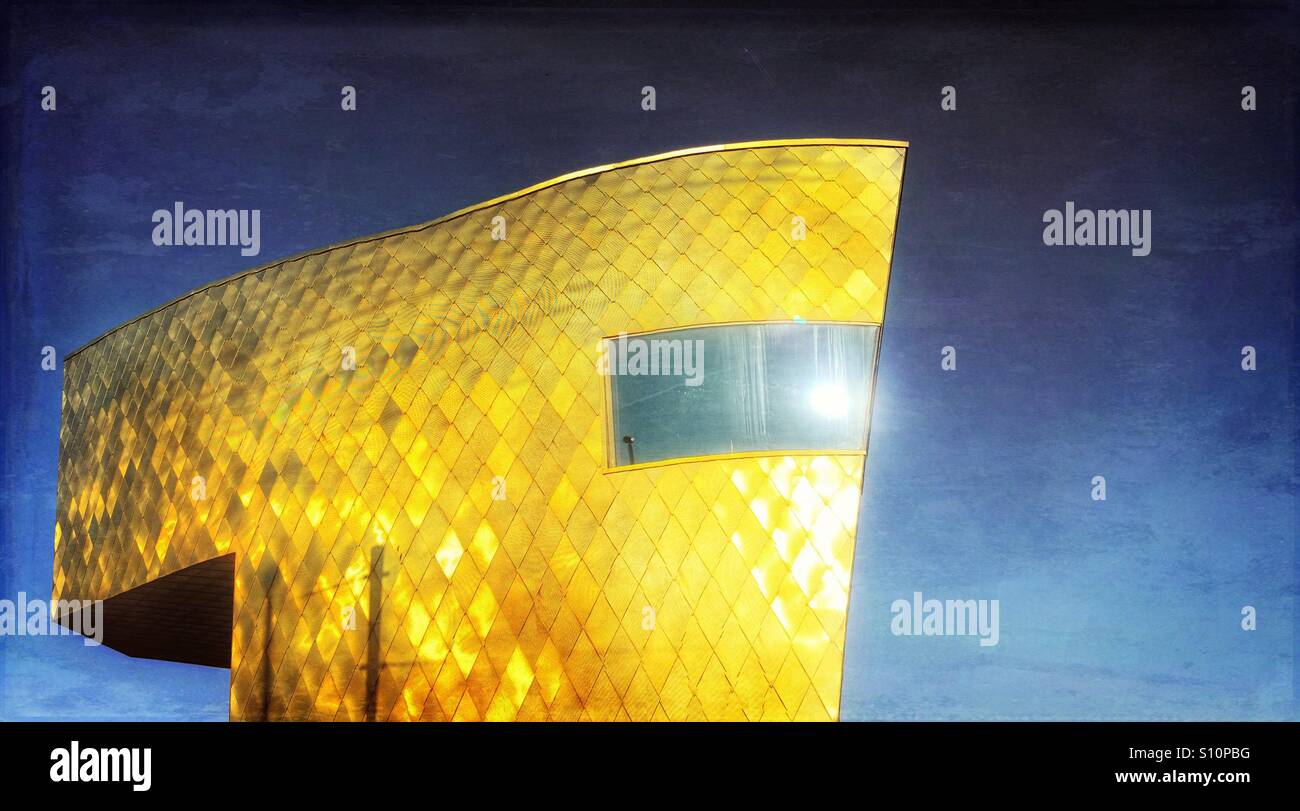 Goldene Hochzeitskapelle auf Blackpool Promenade (Festspielhaus) Stockfoto