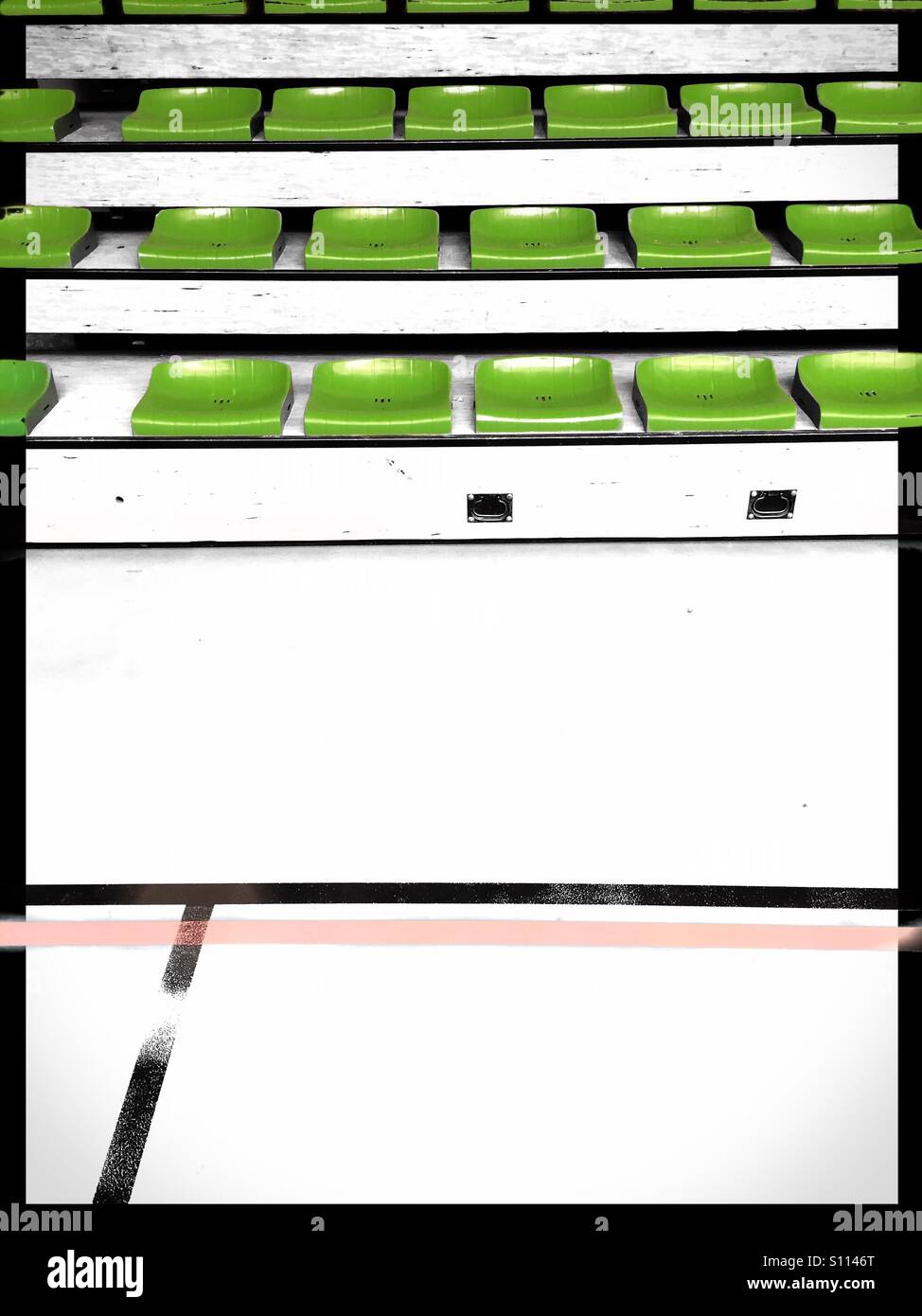 Indoor-Sport Bereich Tribüne - Smartphone-aufgenommenes Stockfoto