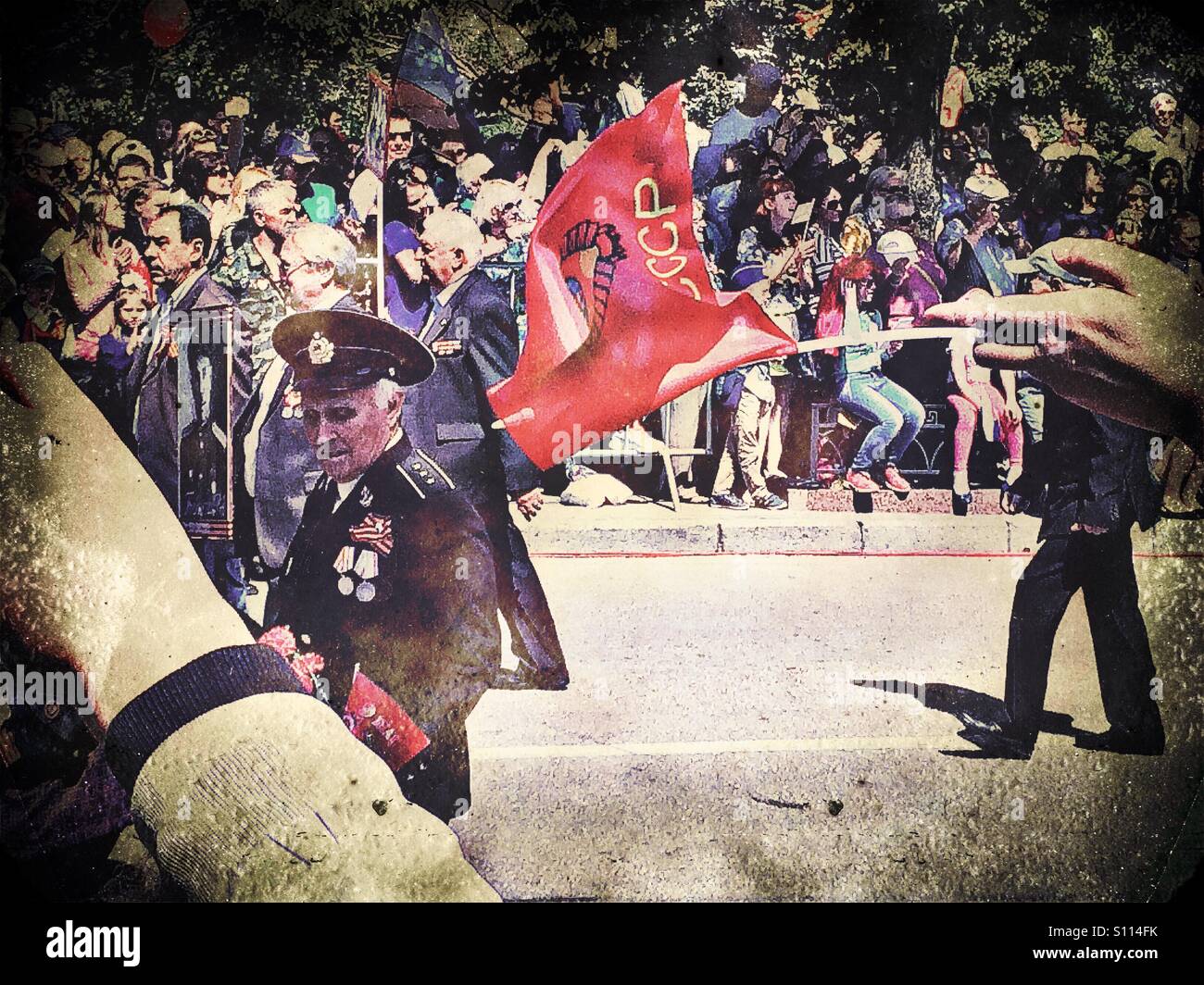 9. kann Victory Day Parade, Sebastopol, Crimea - Smartphone-aufgenommenes Stockfoto