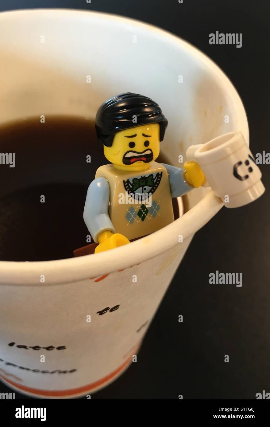 LEGO Minifigur schreien nach Kaffee Stockfoto