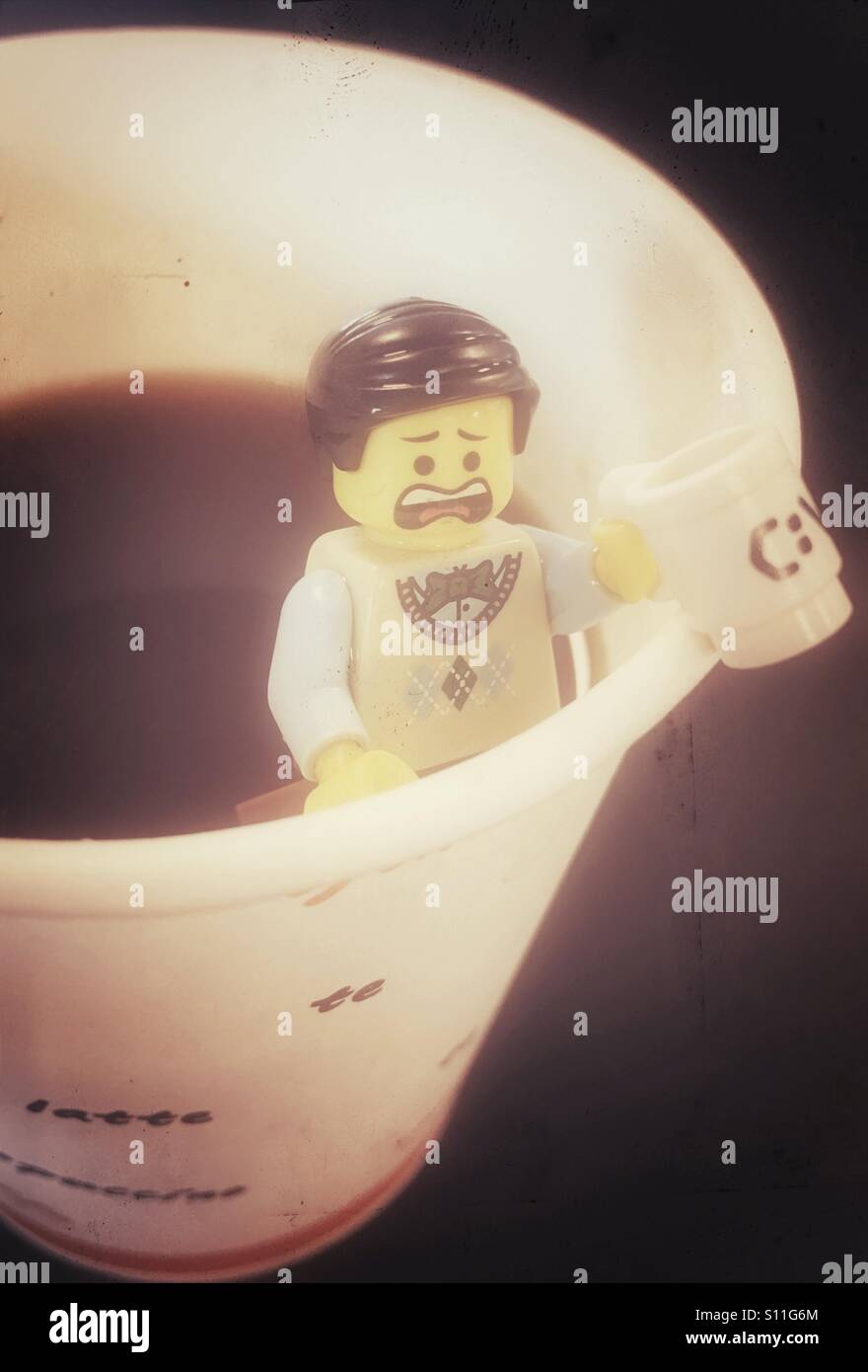 LEGO Minifigur schreien nach Kaffee Stockfoto
