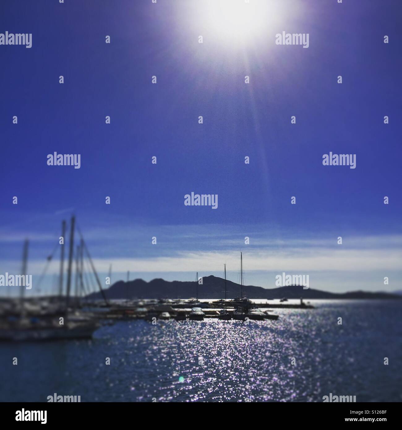 Sun geschlagen Meer von Puerto Pollensa, Mallorca - Smartphone-aufgenommenes Stockfoto