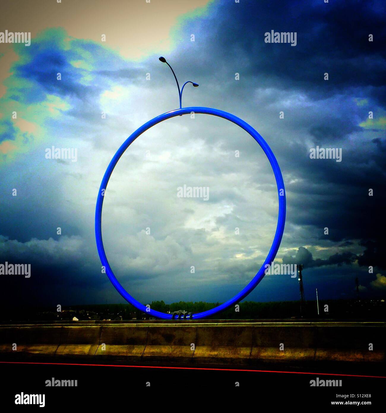 Leicht Reisen Skulptur in Calgary, Alberta - Smartphone-aufgenommenes Stockfoto