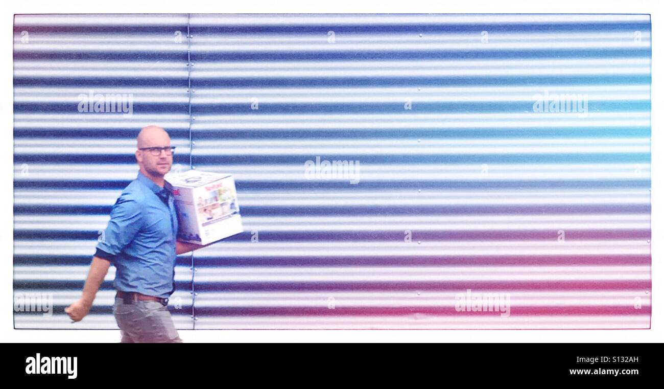 Lieferung - Smartphone-aufgenommenes Stockfoto