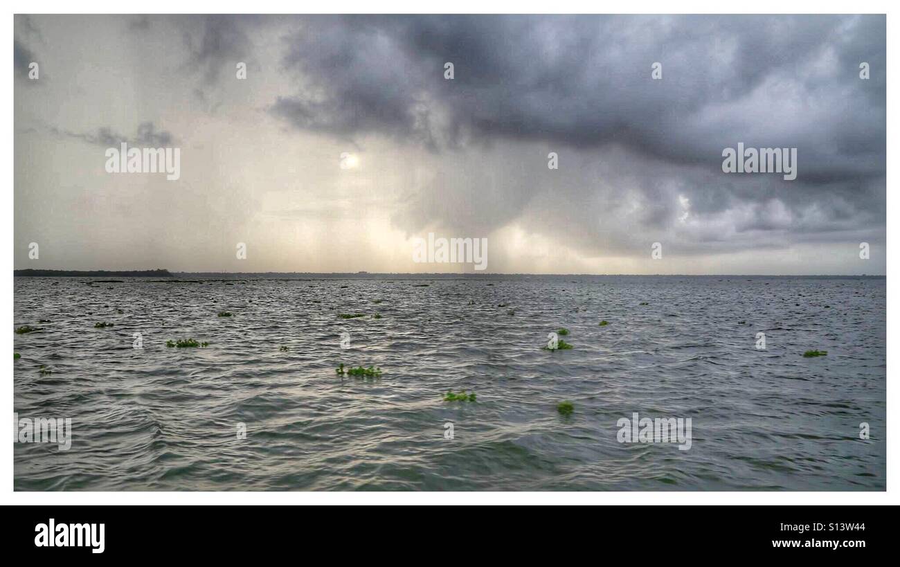 See Vembanad im Monsun. Stockfoto