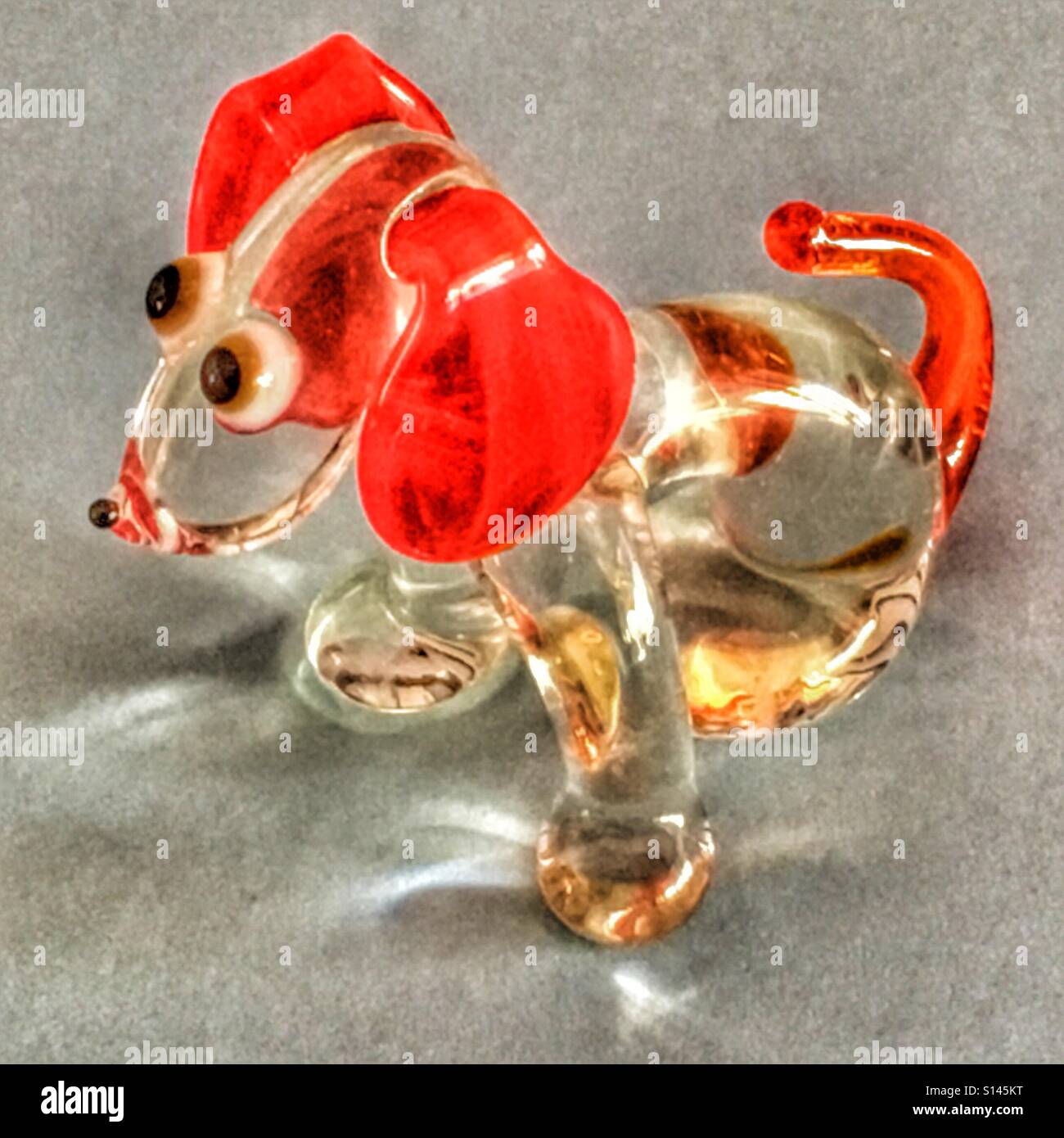 Handgefertigte Miniatur Glas Hund Stockfoto