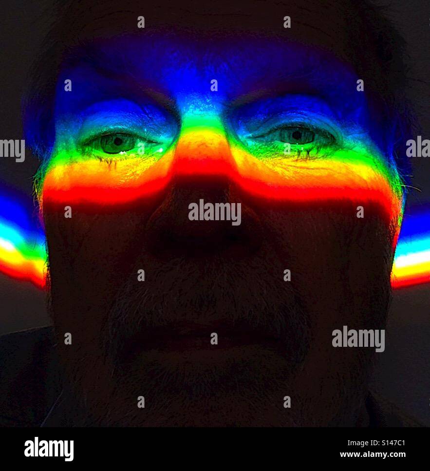 Prismatische Augen, das Gesicht des Mannes Stockfoto