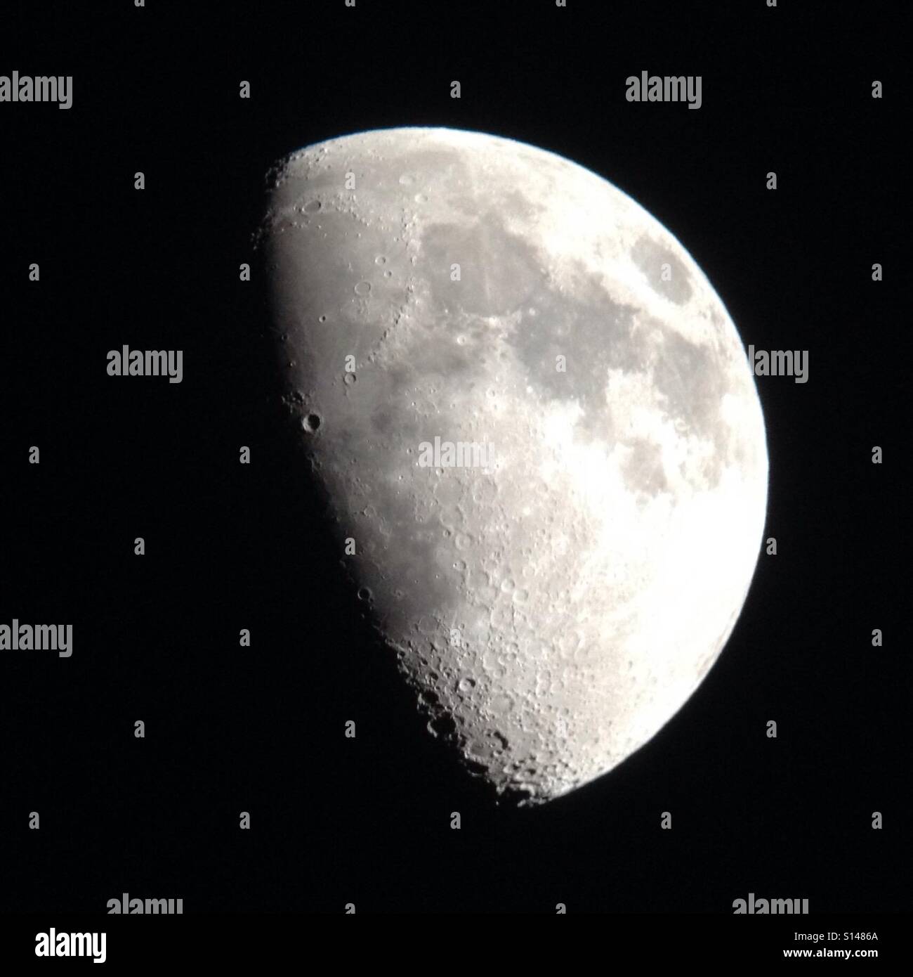Waxing Crescent Moon Stockfotografie Alamy