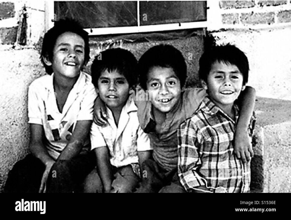 Vier jungen aus einer kleinen Stadt in Mexiko. Stockfoto