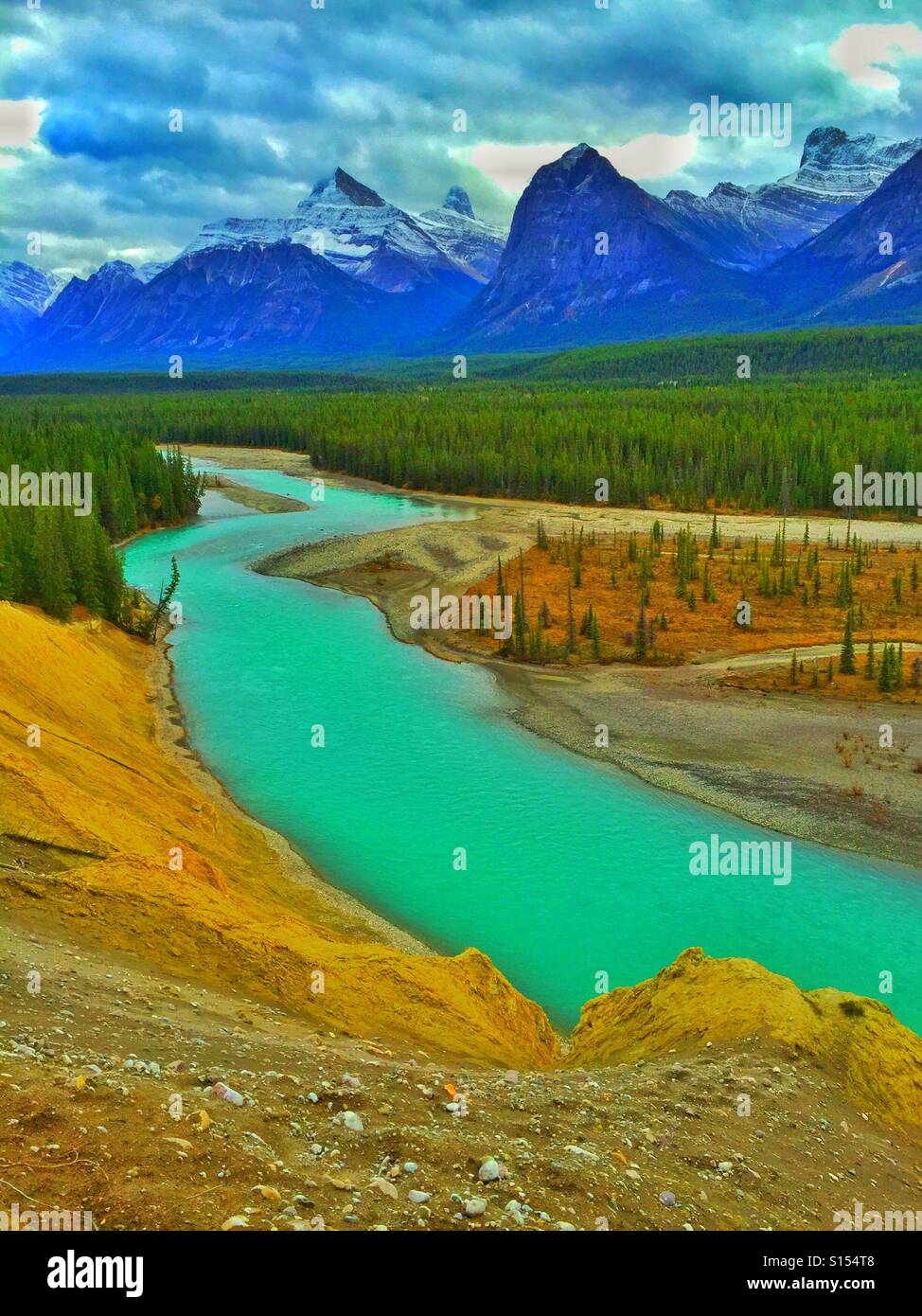 Athabasca River, Jasper Nationalpark, Alberta, Kanada - Smartphone-aufgenommenes Stockfoto