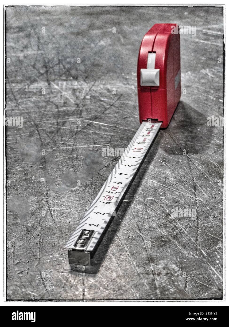 Detail-Foto von einem Maßband - Smartphone-aufgenommenes Stockfoto