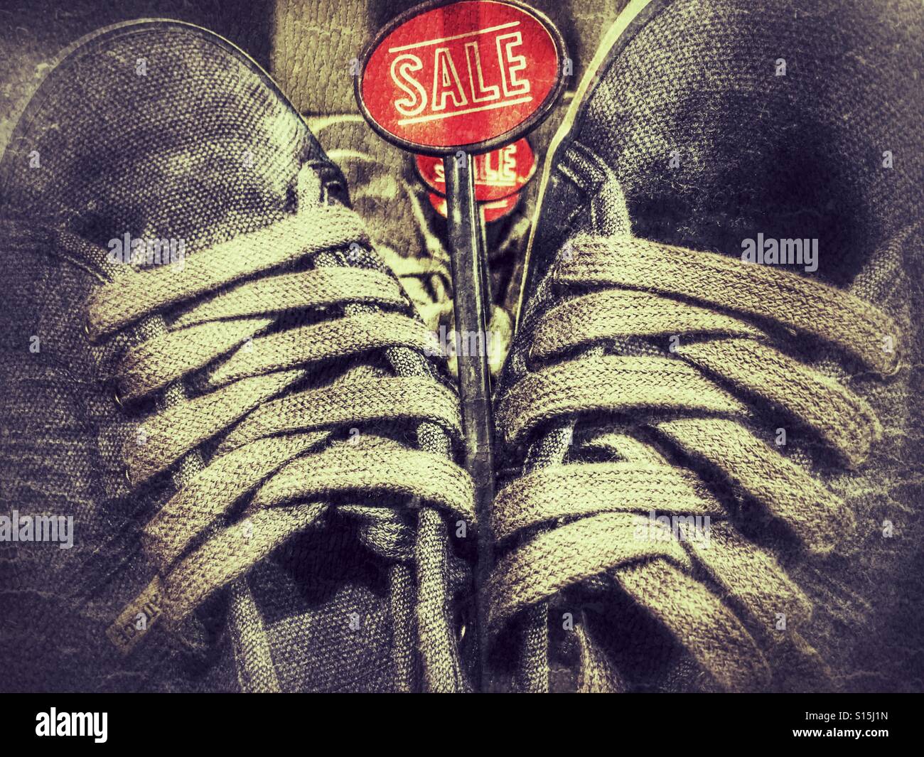 Fatface Schuhe im sale - Smartphone-aufgenommenes Stockfoto