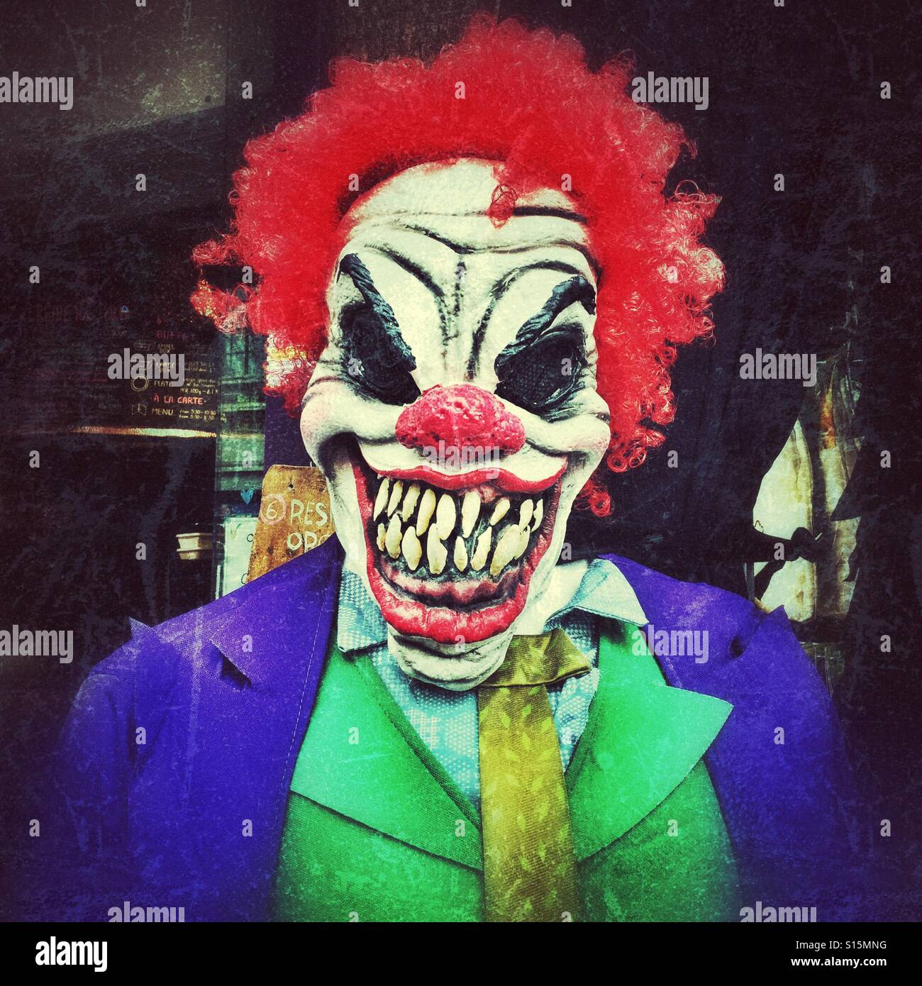 Ein beängstigend Clownskostüm für Halloween Stockfoto