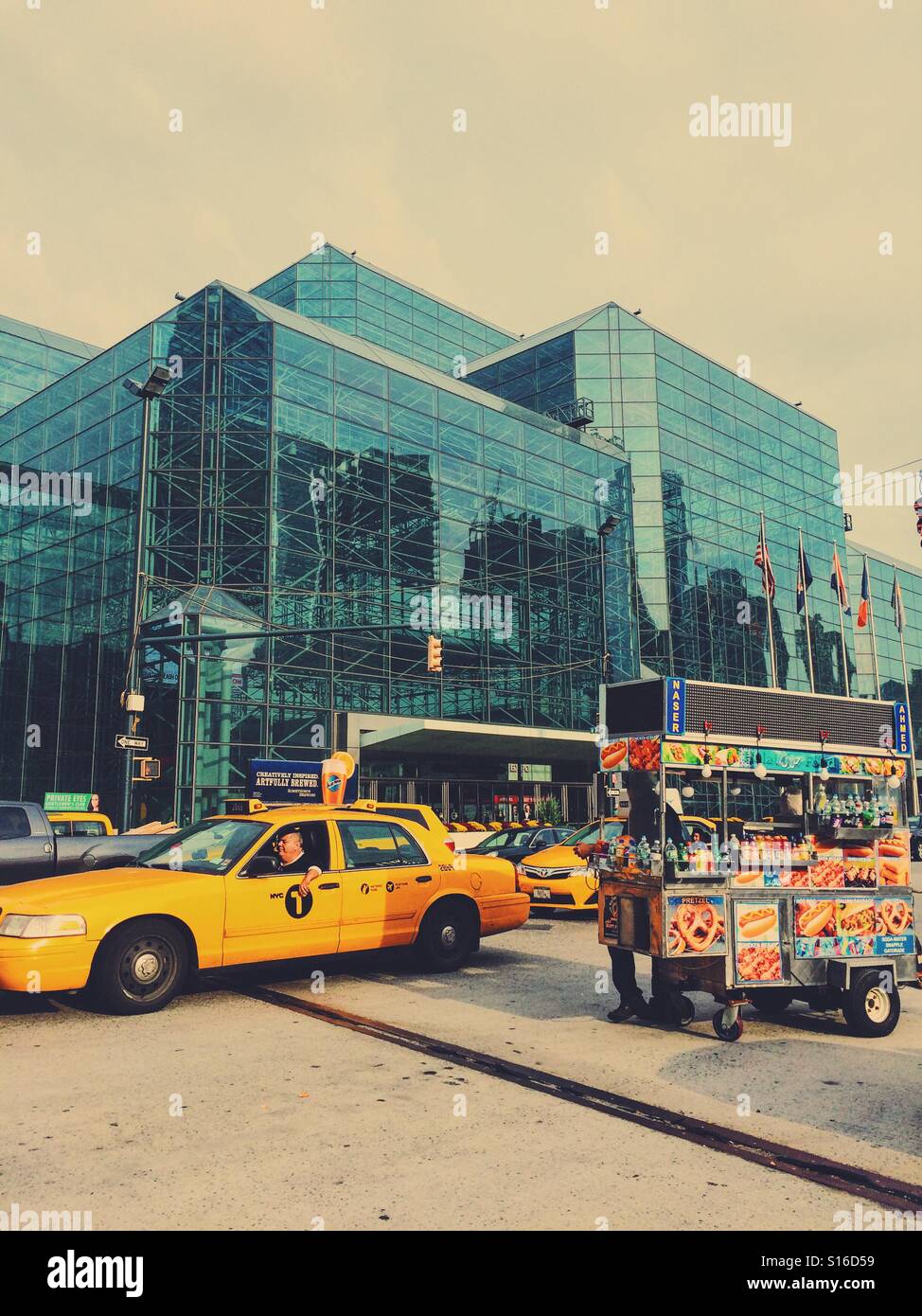 Javits Convention Center, New York - Smartphone-aufgenommenes Stockfoto
