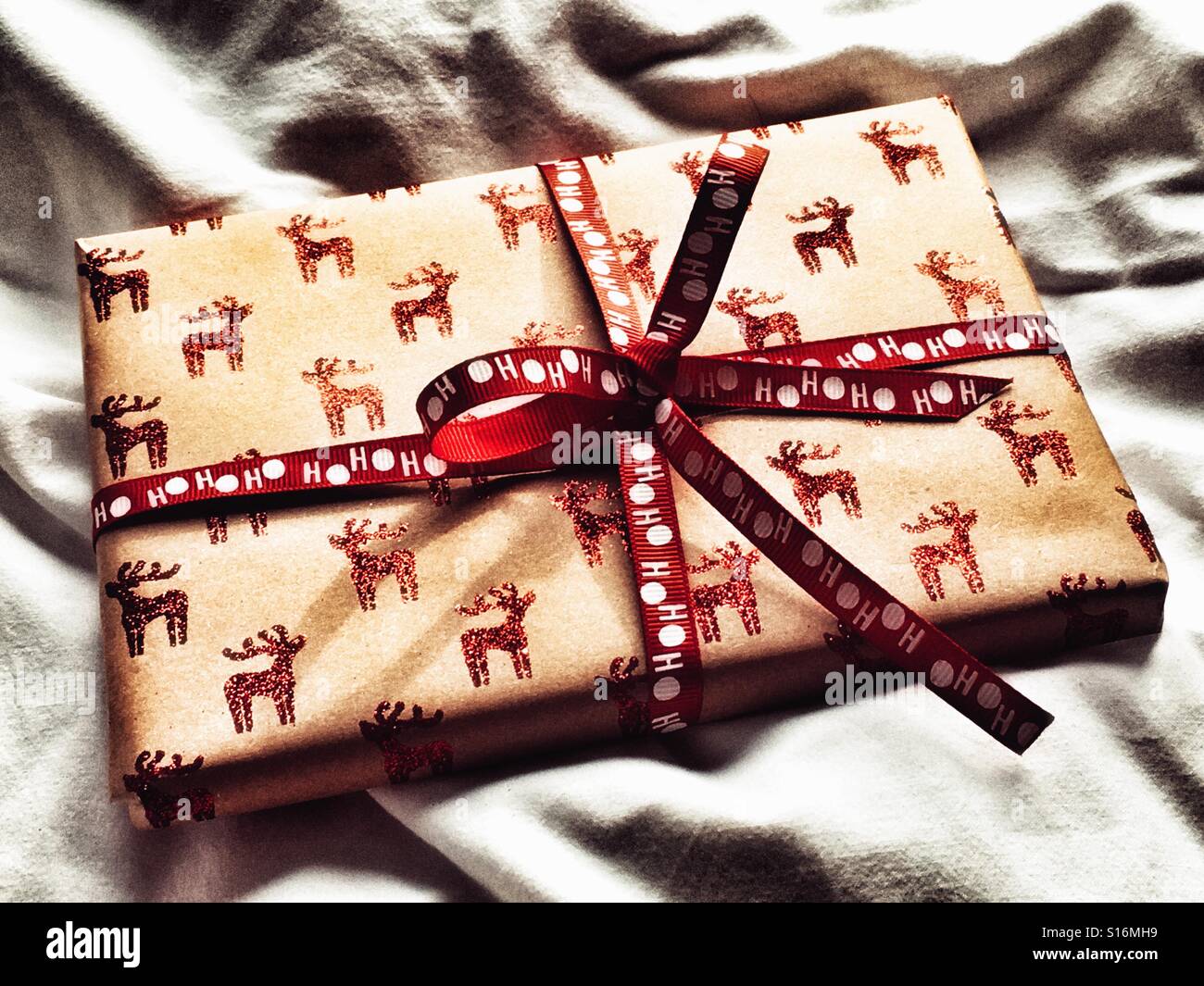 Weihnachtsgeschenk - Smartphone-aufgenommenes Stockfoto