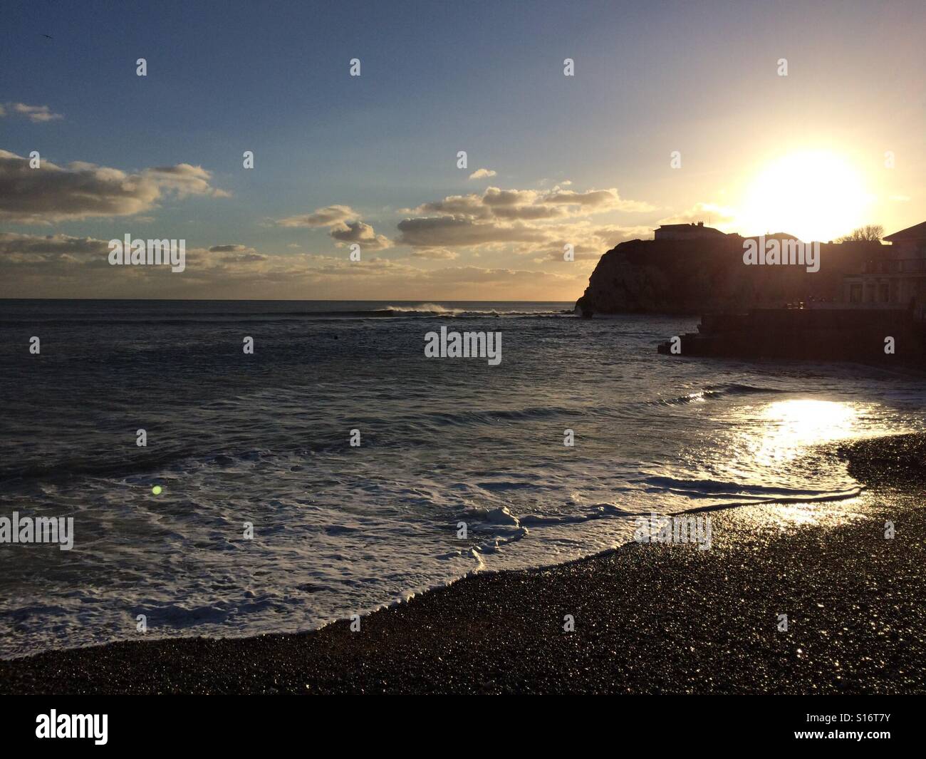 Isle Of Wight Sonnenuntergang über dem Ozean Stockfoto