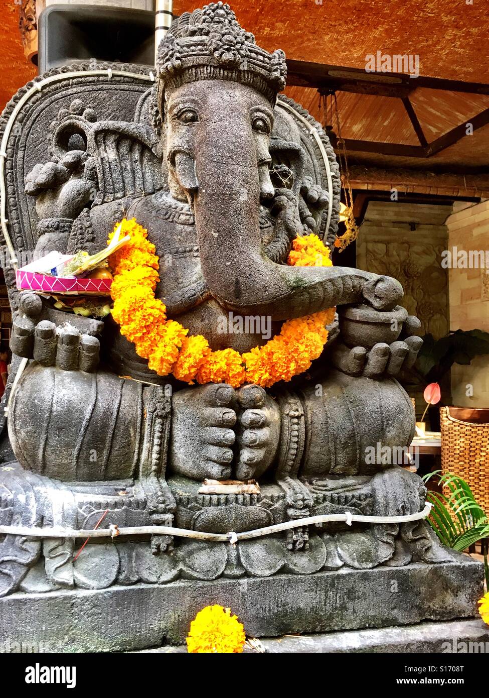 Elefanten-Gott (Ganesh)-Statue in Ubud, Bali, Indonesien - Smartphone-aufgenommenes Stockfoto Elefanten-Gott (Ganesh)-Statue in Ubud, Bali, Indonesien - Smartphone-aufgenommenes Stockfoto