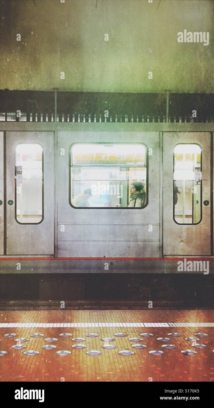 Pendler - Smartphone-aufgenommenes Stockfoto