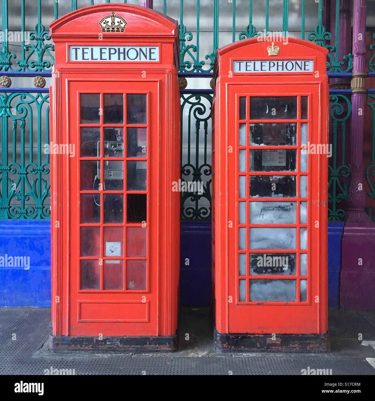 Rote Telefonzellen von London Stockfoto