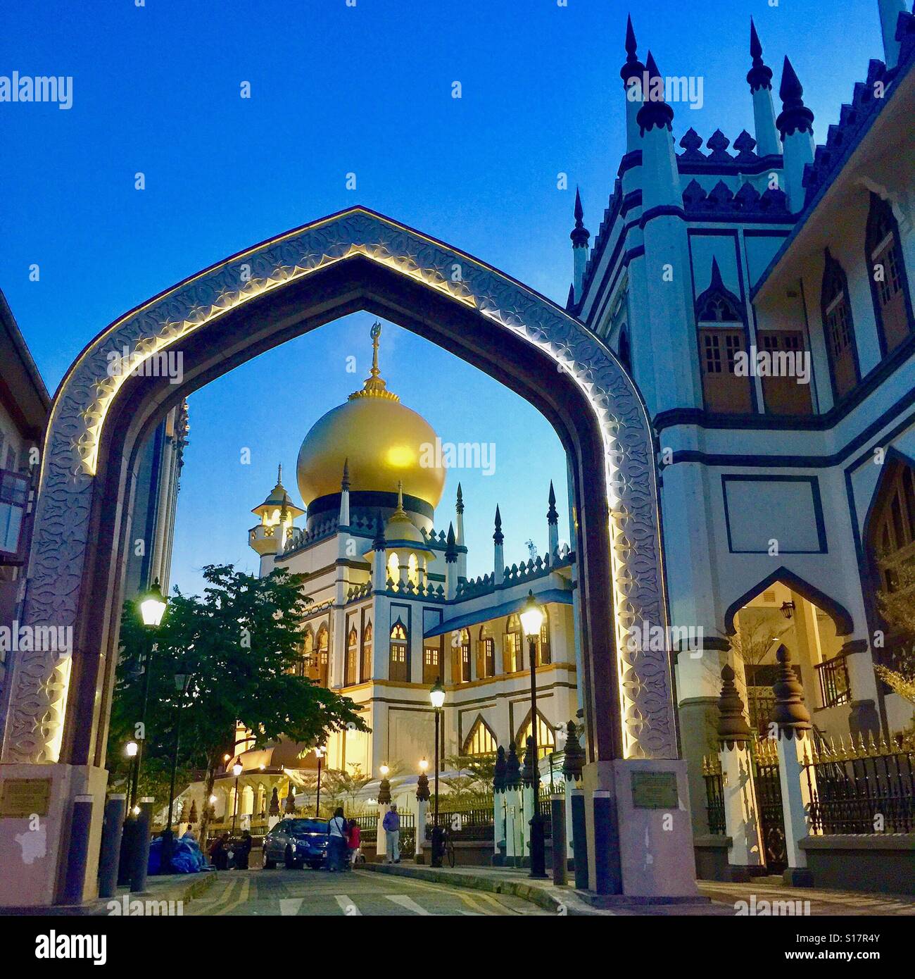 Sultan-Moschee in Abenddämmerung, Singapur Stockfoto