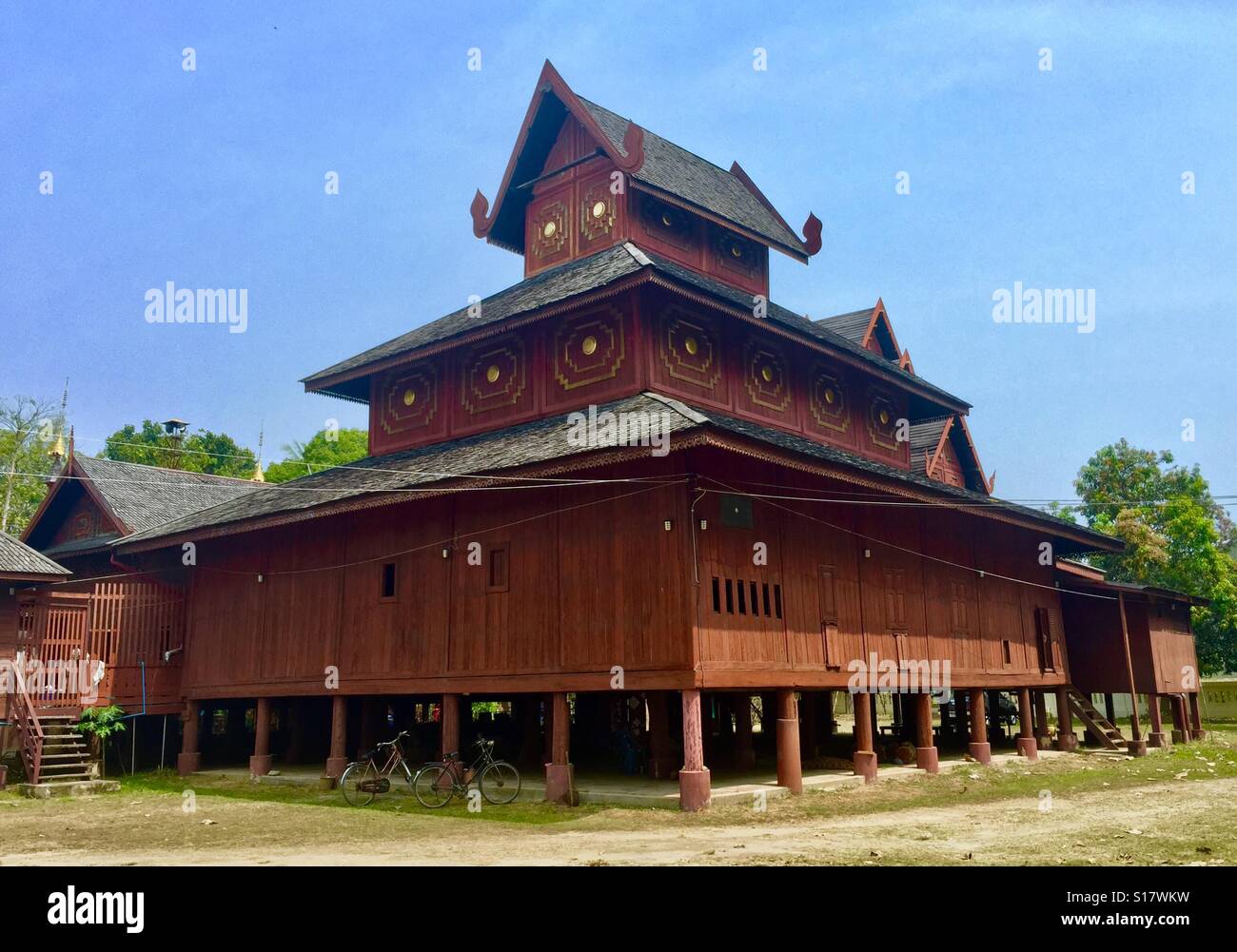 Einzigartige Thai Tempel-Architektur in Phrae Provinz, Thailand Stockfoto