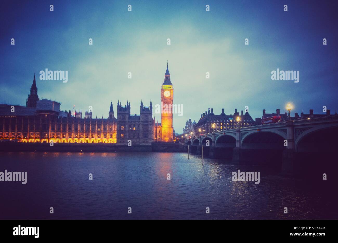 Houses of Parliament und Big Ben, Westminster Bridge und der Themse Stockfoto