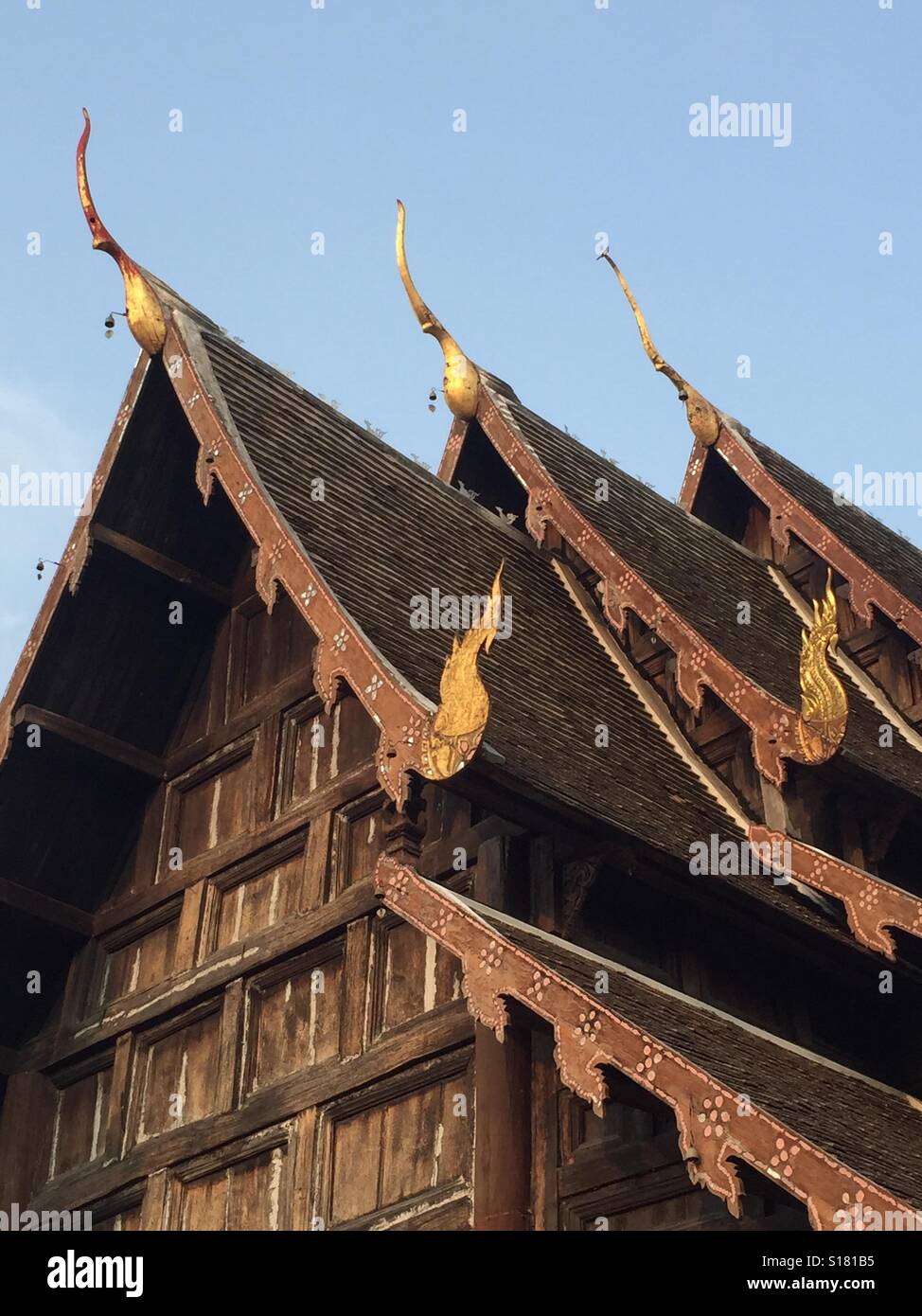 Thai aus Holz Tempelarchitektur im Wat Phan Tao, Chiang Mai, Thailand Stockfoto