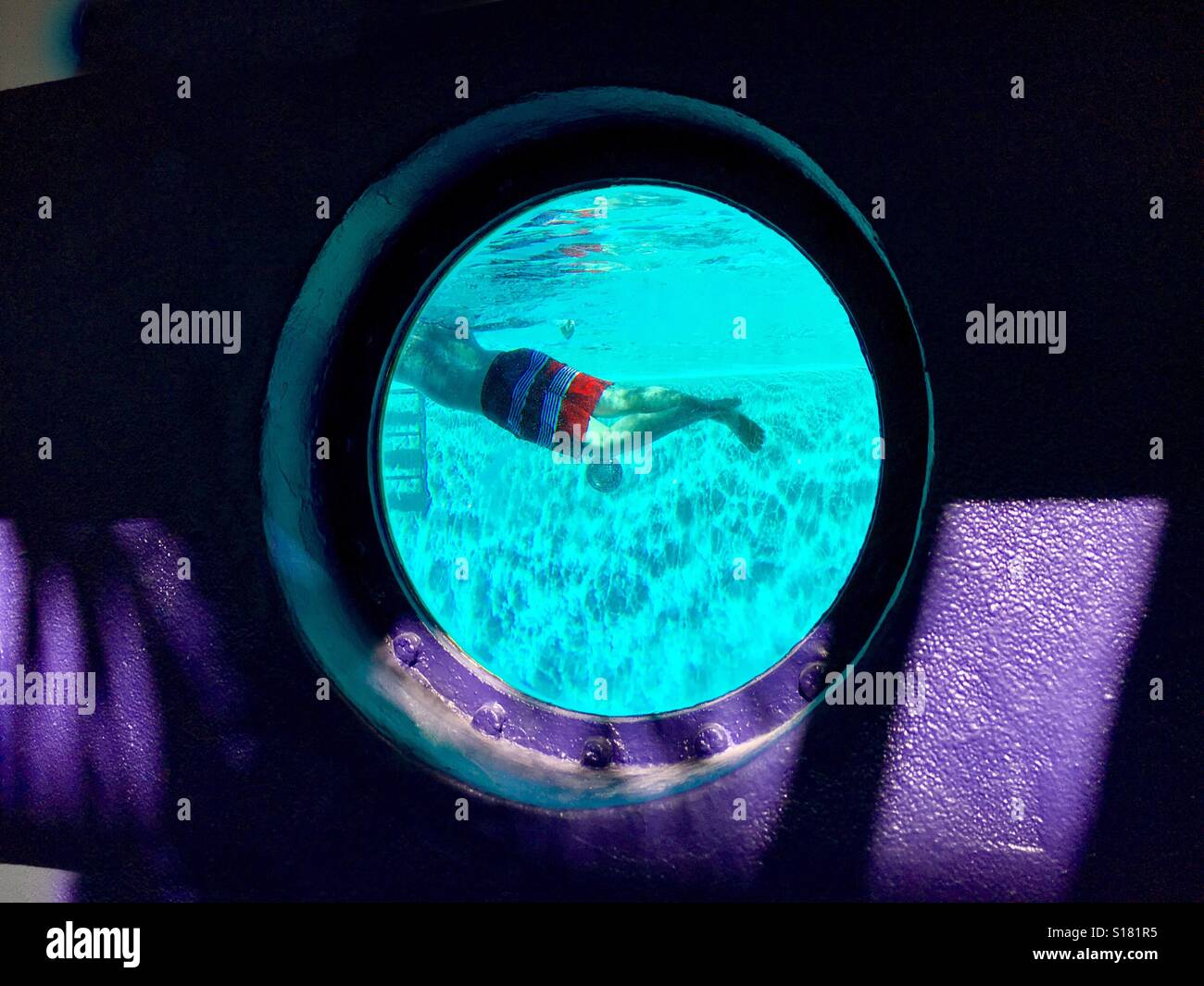 Unterwasser-Schwimmer Stockfoto
