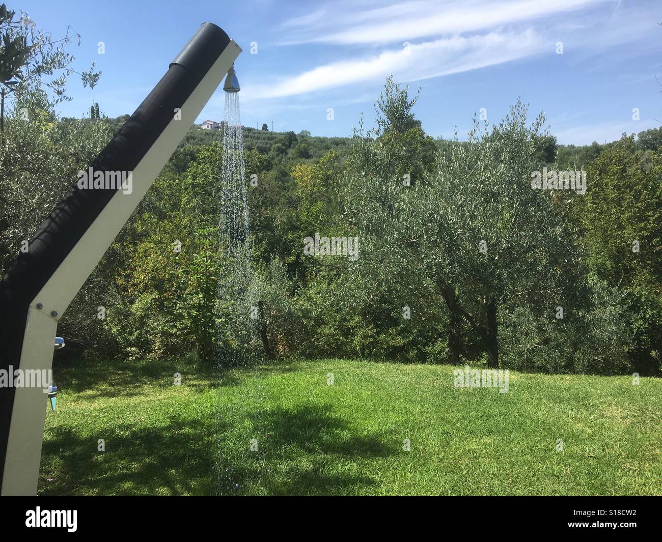 Erfrischende Dusche in der Toskana Stockfoto
