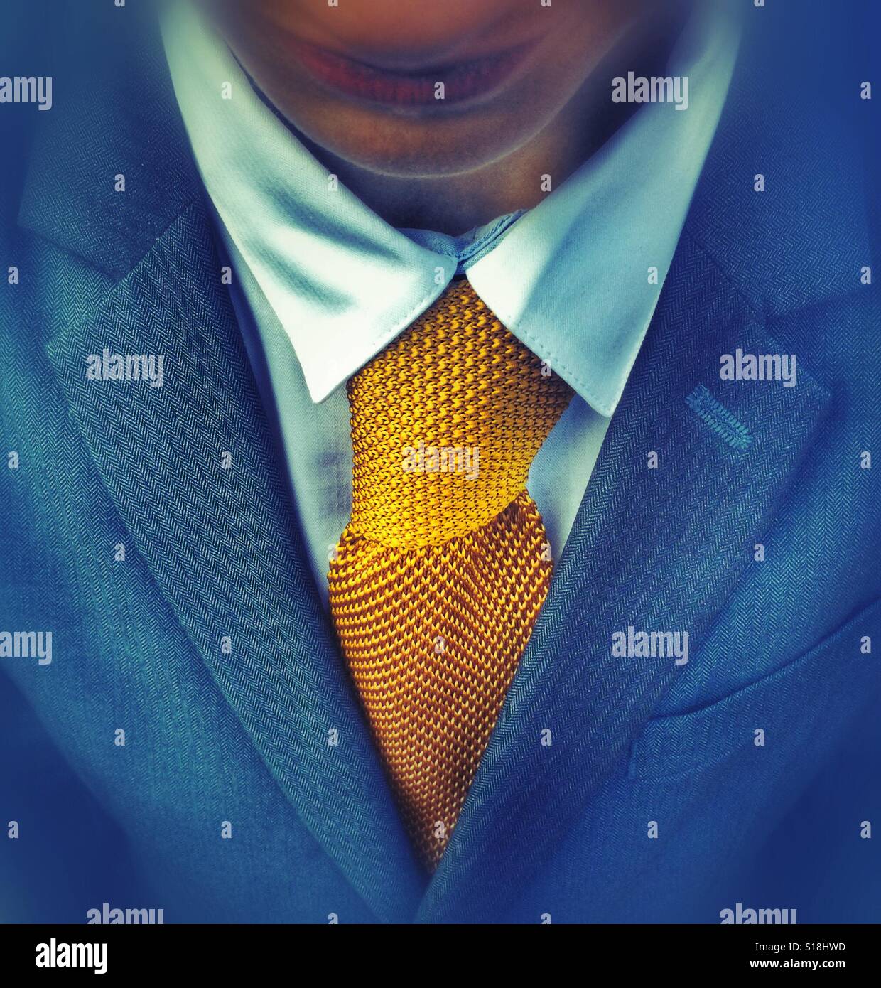 Eine helle gelbe Krawatte Stockfoto