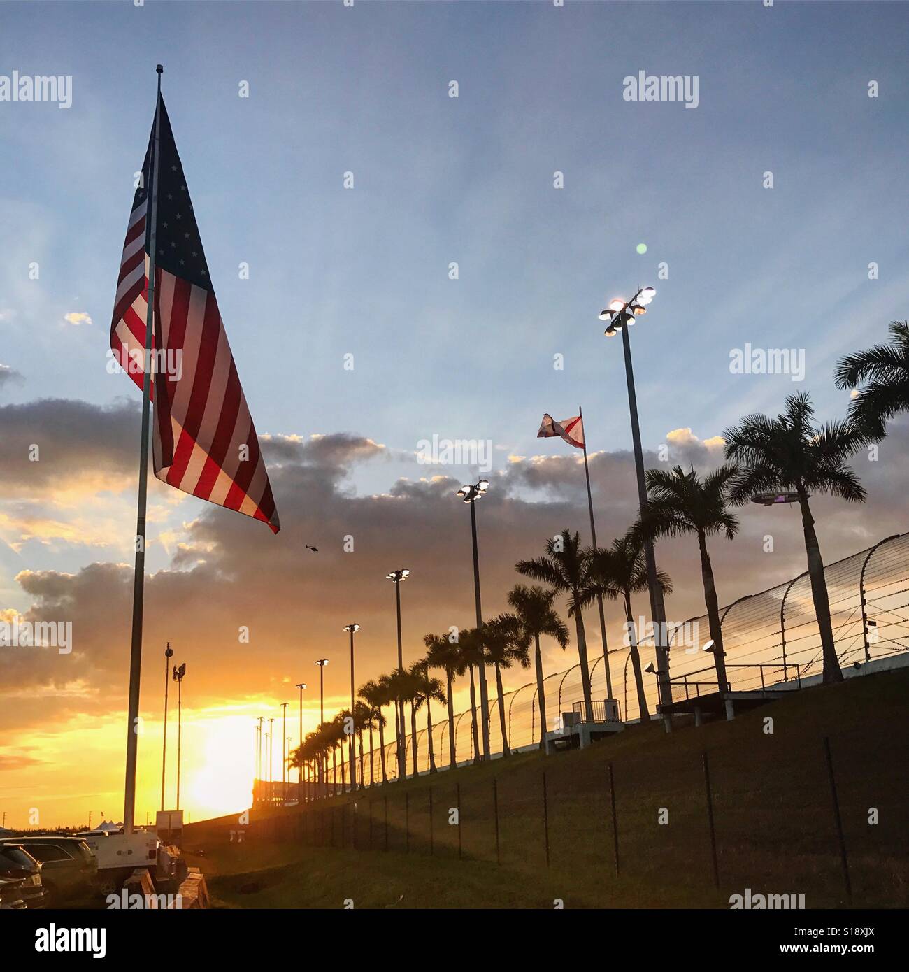 Amerikanische Flagge bei Sonnenuntergang Stockfoto