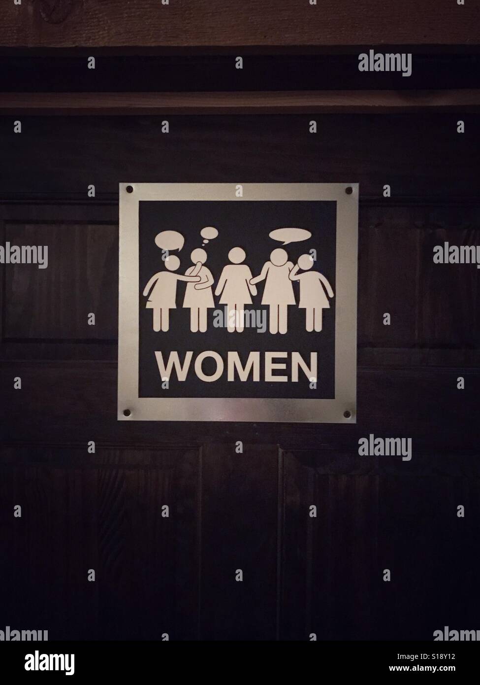 Damentoilette - Smartphone-aufgenommenes Stockfoto