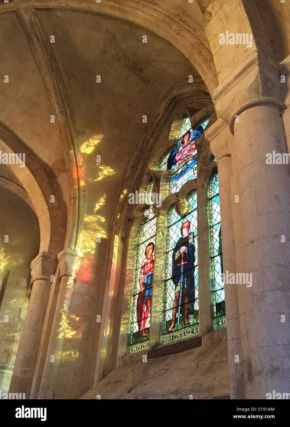 Glasfenster in Malmesbury Abbey Stockfoto